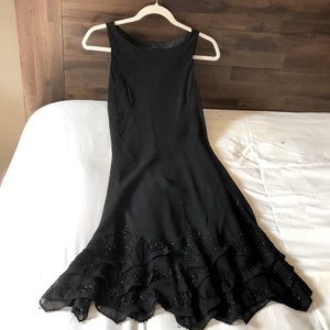 Jones New York sleeveless black dress